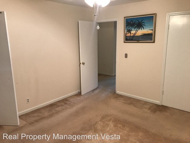 Building Photo - 2 br, 1.5 bath House - 767 Willow Creek Drive