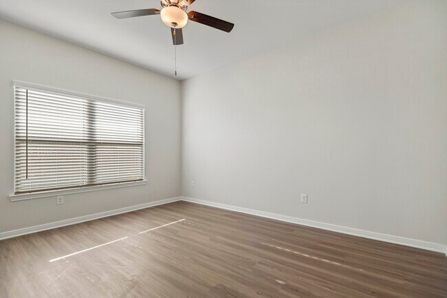 Building Photo - 452 Beechwood Hacienda Dr
