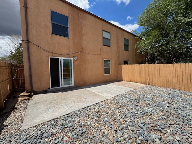 Building Photo - 1050 Meadowlark Ct SE