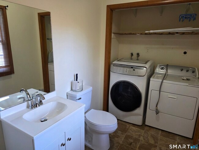 Building Photo - 29 Brook Pine Dr