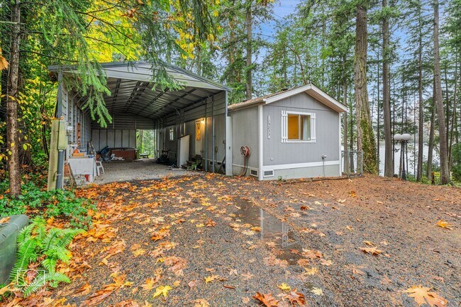 Building Photo - Waterfront 2-Bedroom Home with Scenic Views