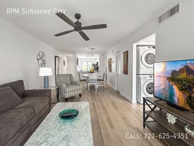 Building Photo - 6121 Palma Del Mar Blvd S
