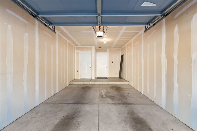 Building Photo - 17104 Chesapeake Cir