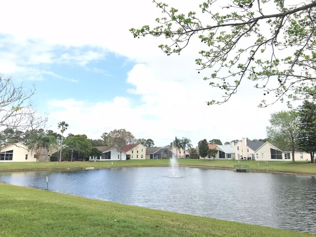 Building Photo - Beautiful Home in Waterford Lakes!