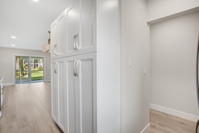 Building Photo - 18081 SE Country Club Dr