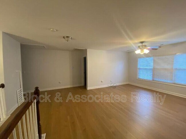 Building Photo - 2916 Chatelaine Pl