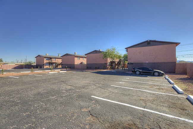 Building Photo - Taylor Street Apartments