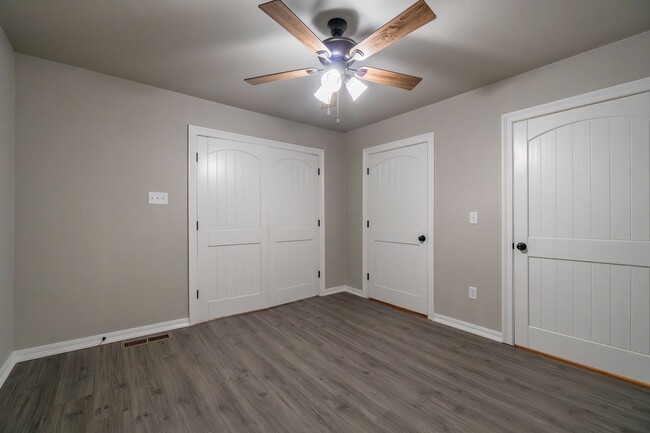 Building Photo - Beautiful Newly Remodeled 3 Bed / 2 Bath H...