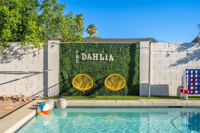 Building Photo - 3733 E Dahlia Dr