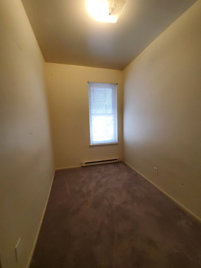 Building Photo - 617 W Turner St