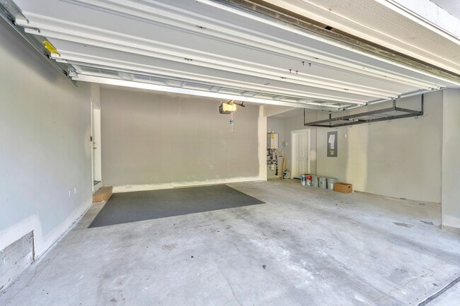 Building Photo - Marysville 4 bed/2.5 bath with large bonus...