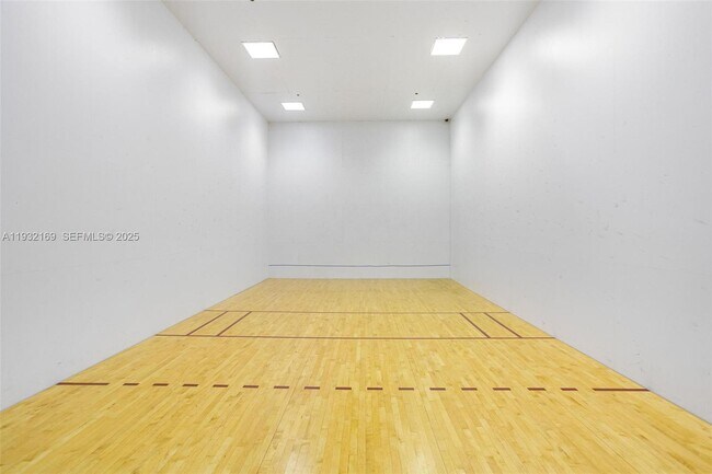 Building Photo - 690 SW 1st Ct