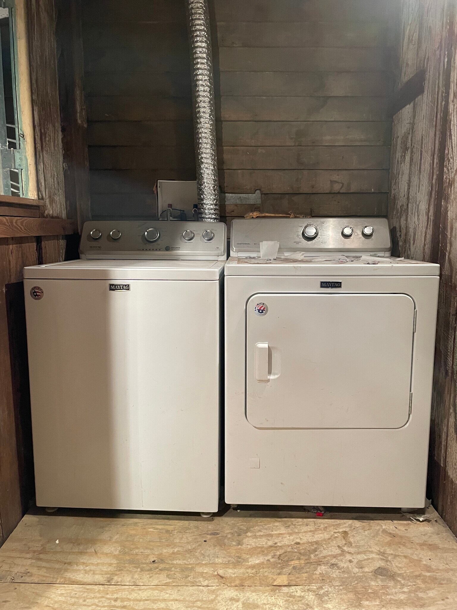 Laundry - 2420 Jena St