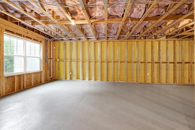 Building Photo - 1021 Epiphany Rd