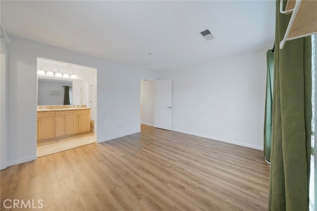 Building Photo - 8620 Belford Ave