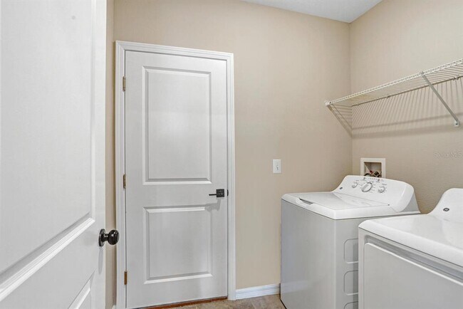 Building Photo - 10256 Carloway Hills Dr