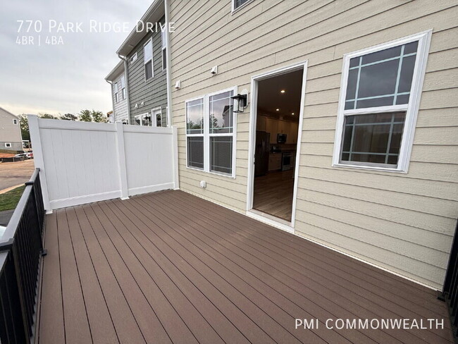 Building Photo - 770 Park Ridge Dr