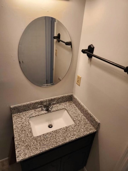 Building Photo - 3849 Ivy Ct