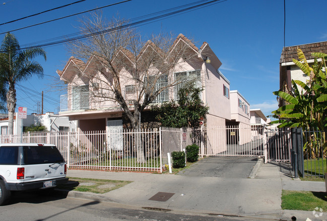 Building Photo - 12031 Runnymede St