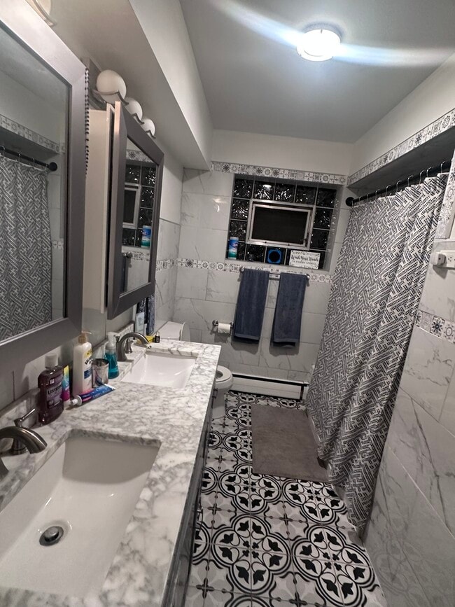 Building Photo - 1465 N Northwest Hwy