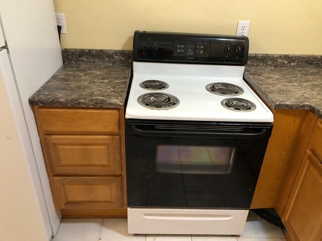 Building Photo - Great home in West Park off of Newberry Road.