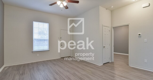 Building Photo - $1515! Beautiful Corner lot home in Fort Worth! Available NOW!