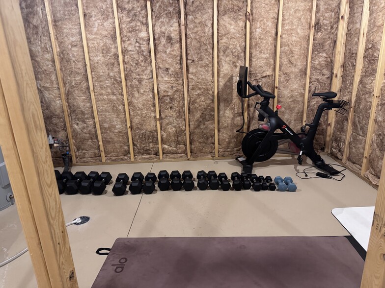 Building Photo - 245 Half Moon Dr