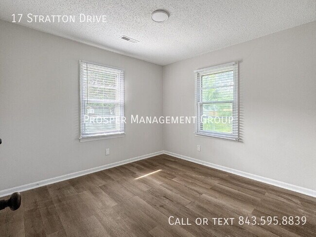 Building Photo - 17 Stratton Dr