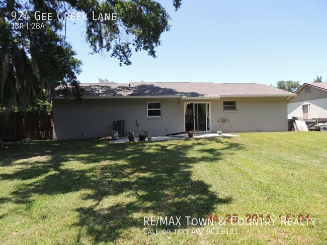 Building Photo - 924 Gee Creek Ln