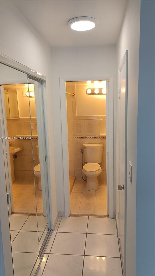 Building Photo - 245 18th St