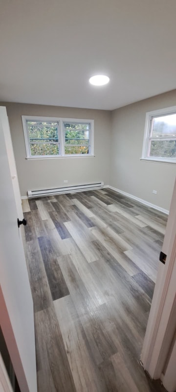 Building Photo - 1379 River Dr