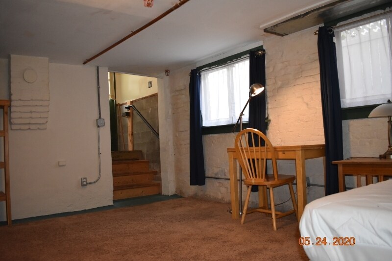 Building Photo - 533 Elizabeth St