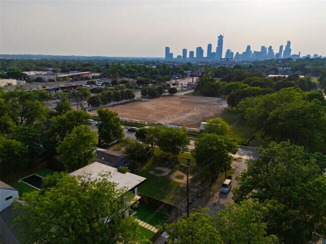 Building Photo - 2807 Garwood St