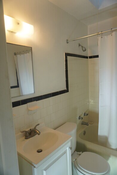 Building Photo - 3811 Lyndale Ave