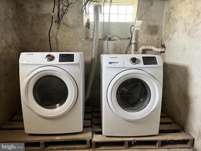 Building Photo - 7630 Cheltenham Ave