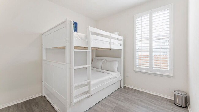 Building Photo - 7301 Altidore Dr