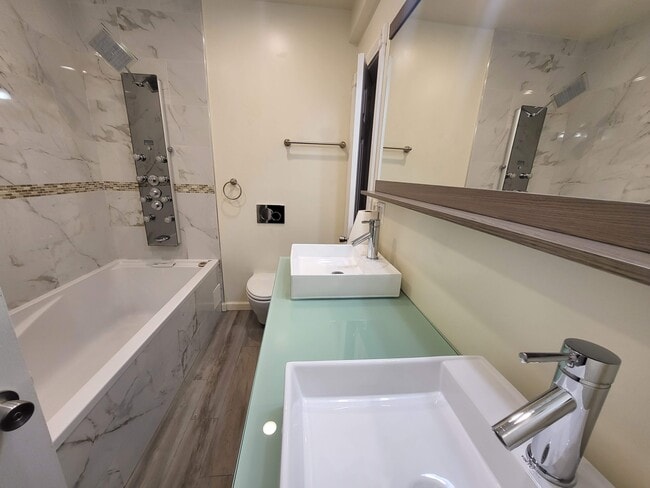 Building Photo - 67 Seeley St