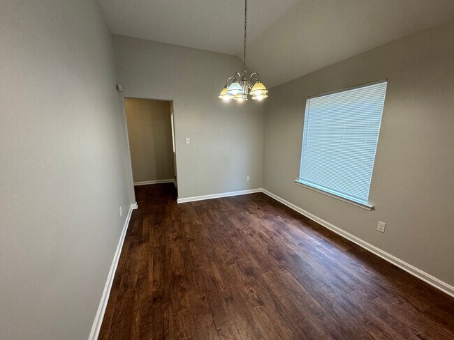 Building Photo - 3805 Carnes Ave