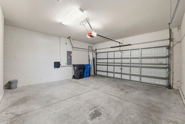 Building Photo - 9004 Mountain Magnolia Dr