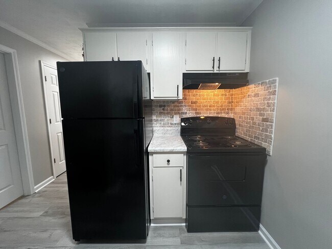 Building Photo - 5853 Century Oaks Dr