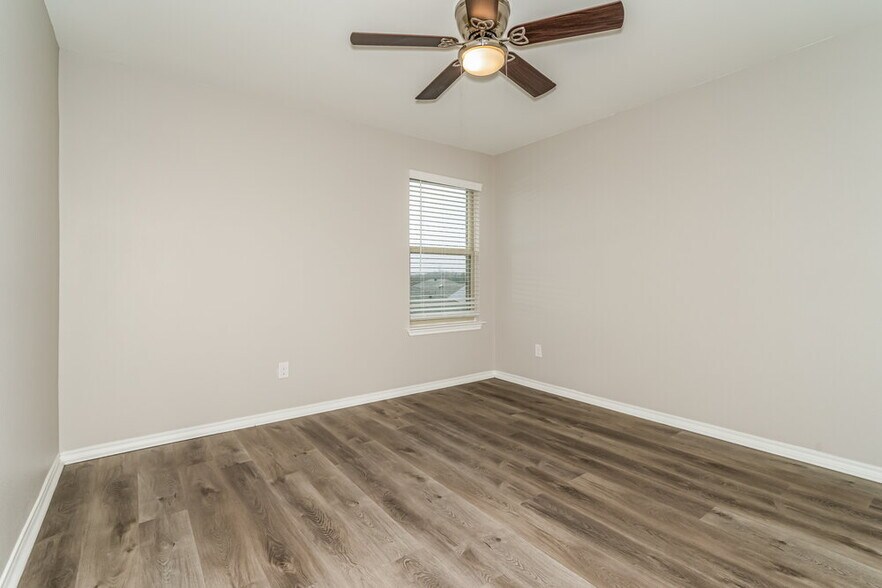 Building Photo - 820 Horton St