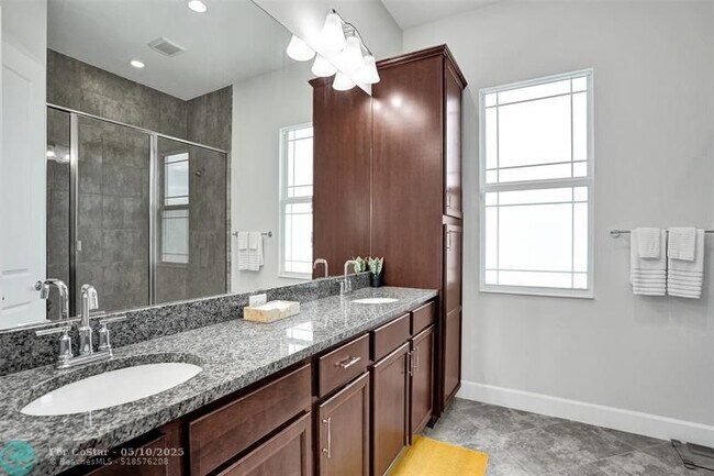Building Photo - 5416 Macoon Wy