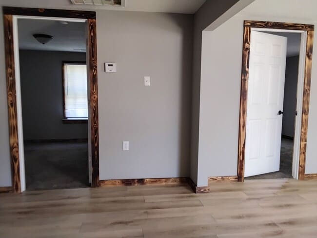 Building Photo - 2127 N Grace Ave