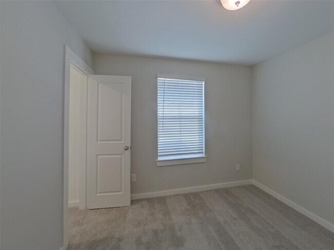 Building Photo - 22816 Terrazzo Dr