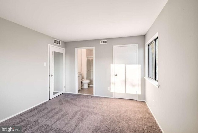 Building Photo - 1302 Maresfield