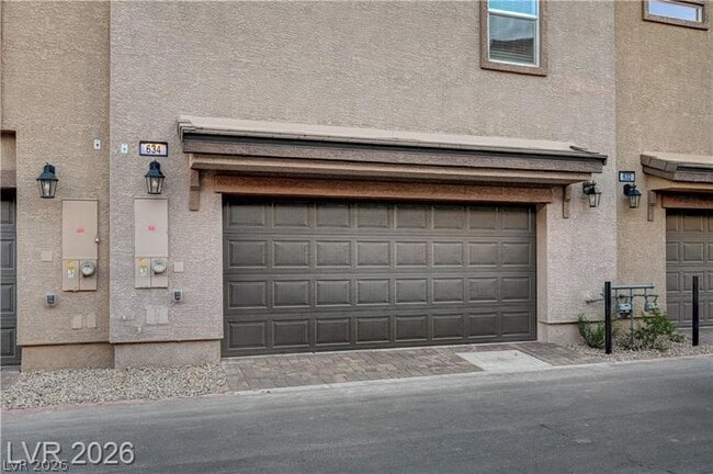 Building Photo - 634 Bellus Pl