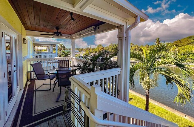 Building Photo - 3889 Pompano Dr SE