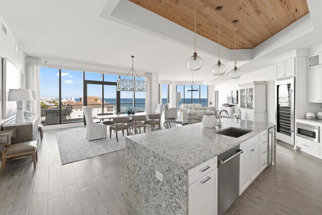 Building Photo - Costa Blanca Deluxe condominium