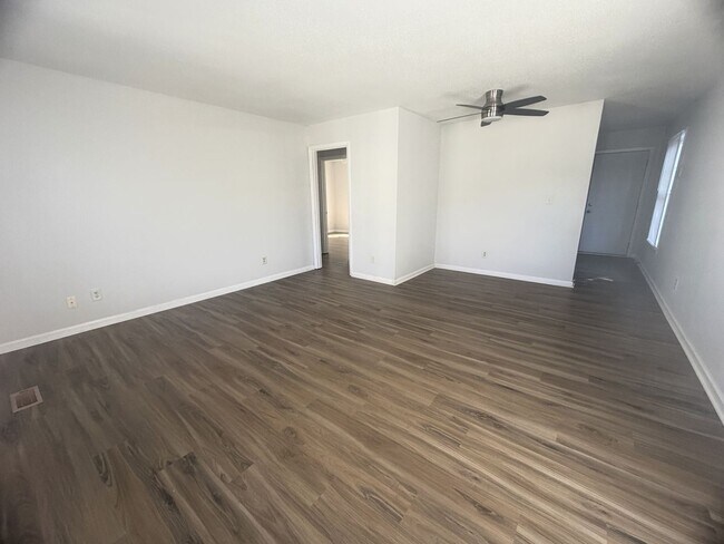 Building Photo - 4816 Hoyle Dr