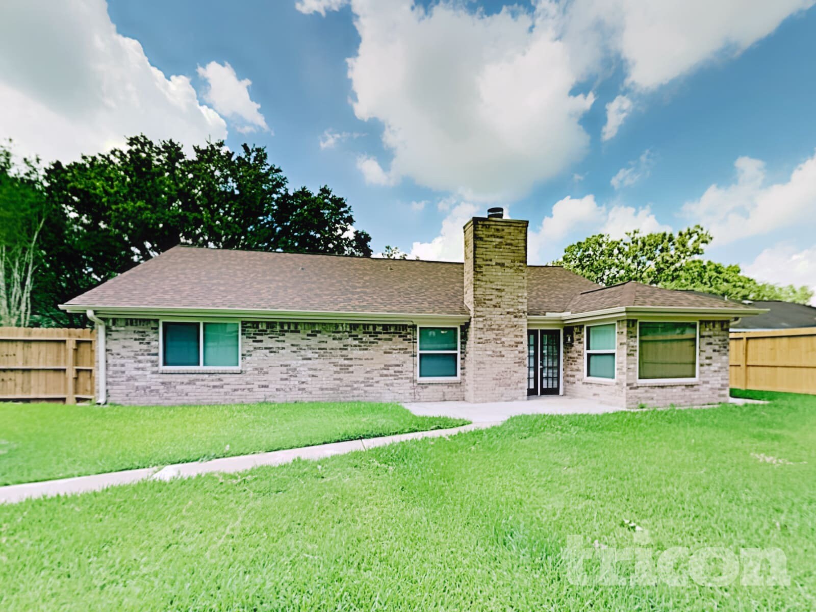 Building Photo - 1110 Poppets Way